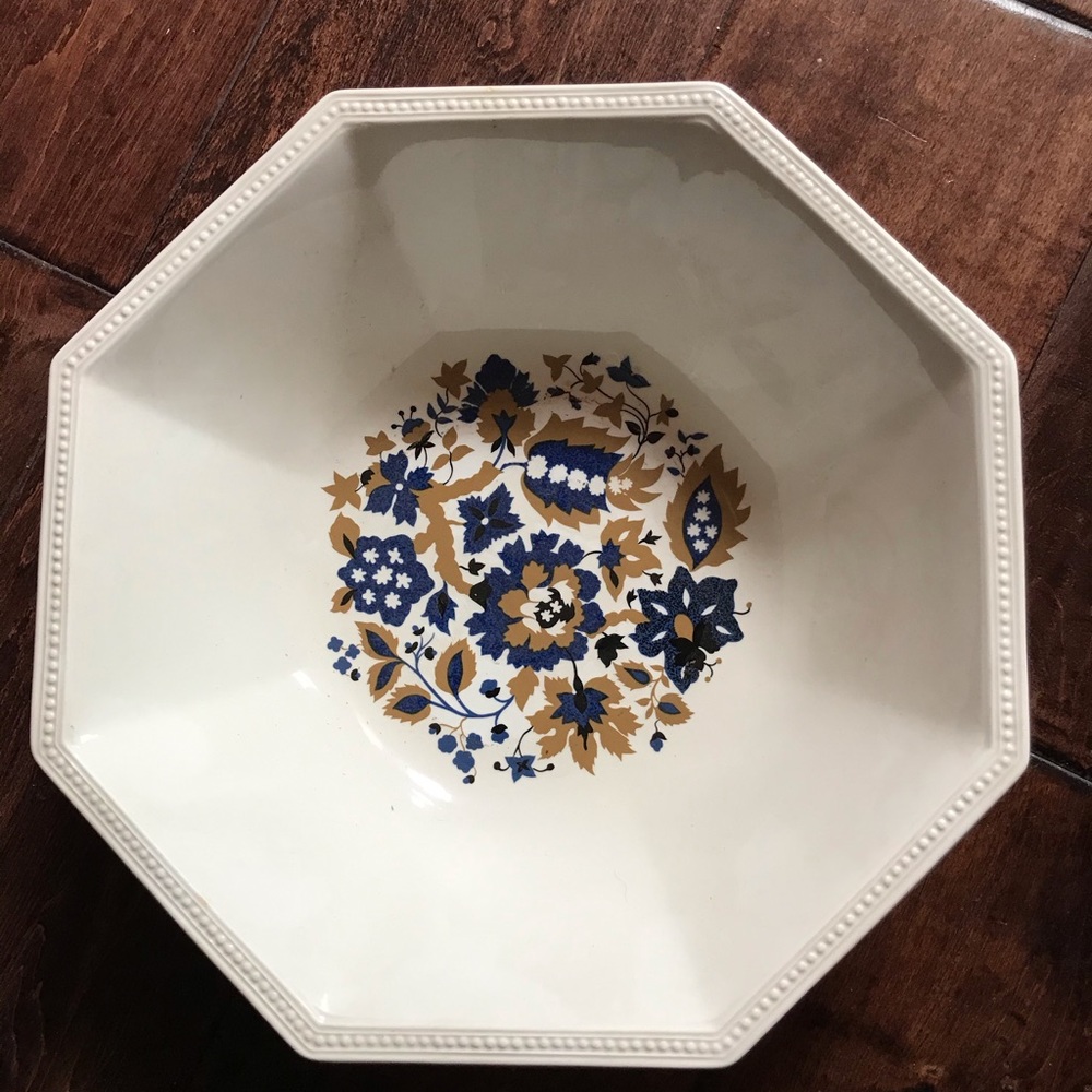 Jacobean Round Vegetable‎ Bowl